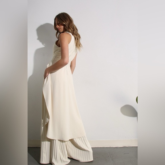 847. Hi Low Dressy Top and Pleated Pant Set in Beige - Picture 5 of 7